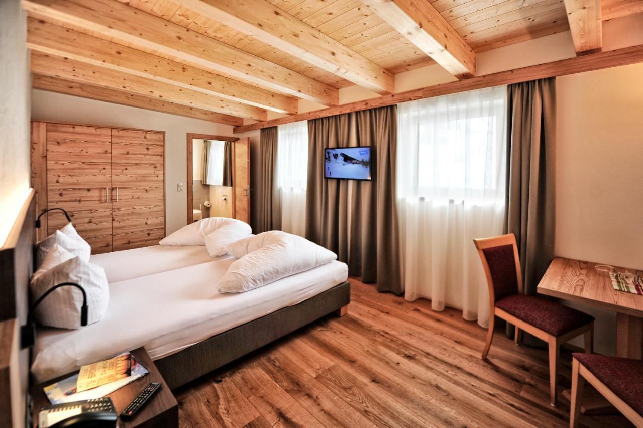 Hotel Garni Lamm Nauders Exterior photo