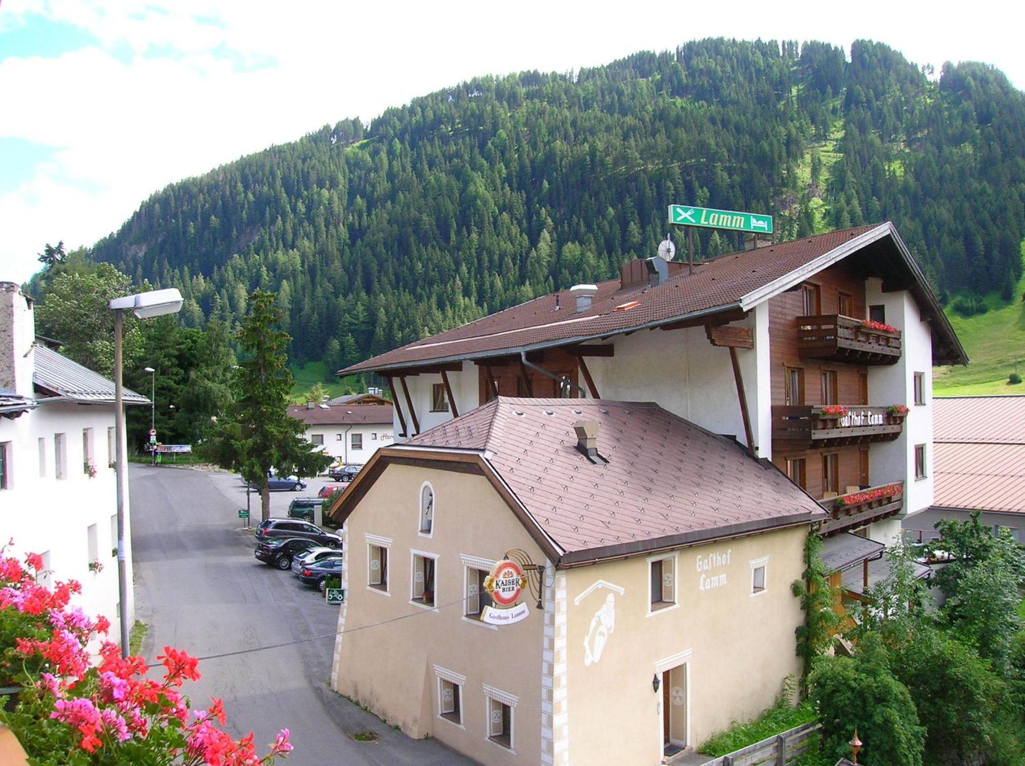 Hotel Garni Lamm Nauders Exterior photo