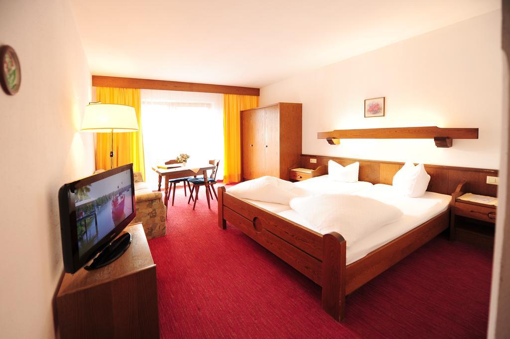 Hotel Garni Lamm Nauders Room photo